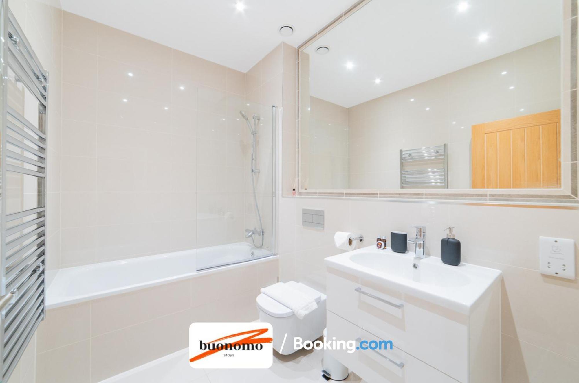 Two Bedroom Apartment At Buonomo Stays Short Lets & Serviced Accommodation Close To Wimbledon Tennis Courts Londen Buitenkant foto