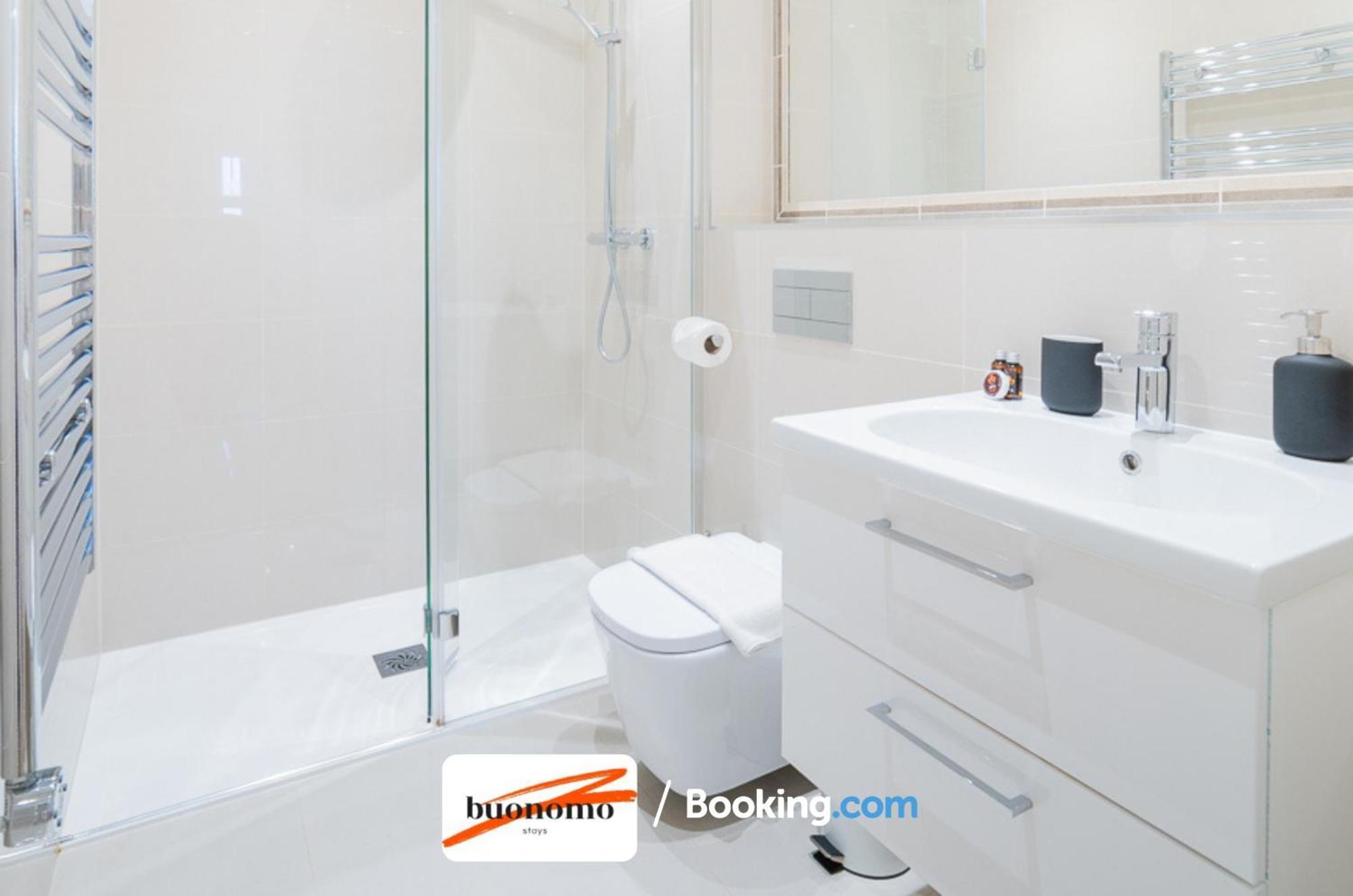 Two Bedroom Apartment At Buonomo Stays Short Lets & Serviced Accommodation Close To Wimbledon Tennis Courts Londen Buitenkant foto