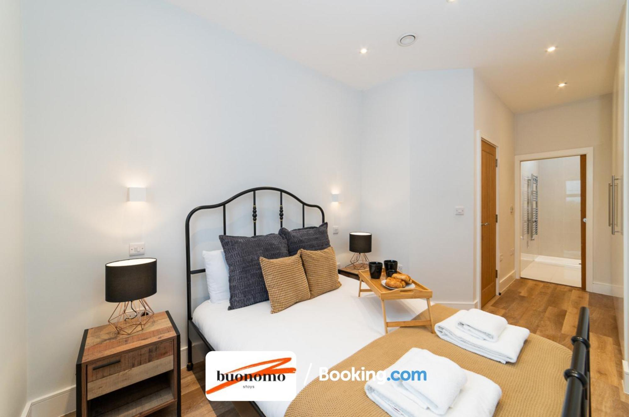 Two Bedroom Apartment At Buonomo Stays Short Lets & Serviced Accommodation Close To Wimbledon Tennis Courts Londen Buitenkant foto