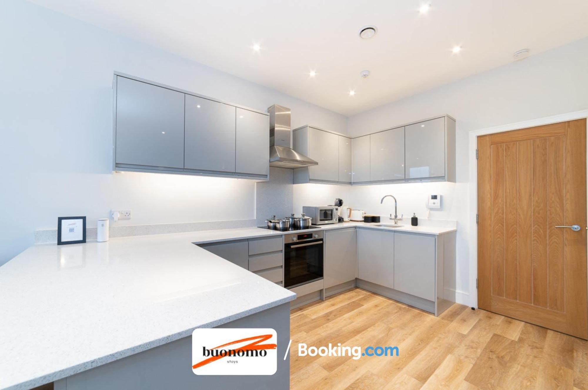 Two Bedroom Apartment At Buonomo Stays Short Lets & Serviced Accommodation Close To Wimbledon Tennis Courts Londen Buitenkant foto
